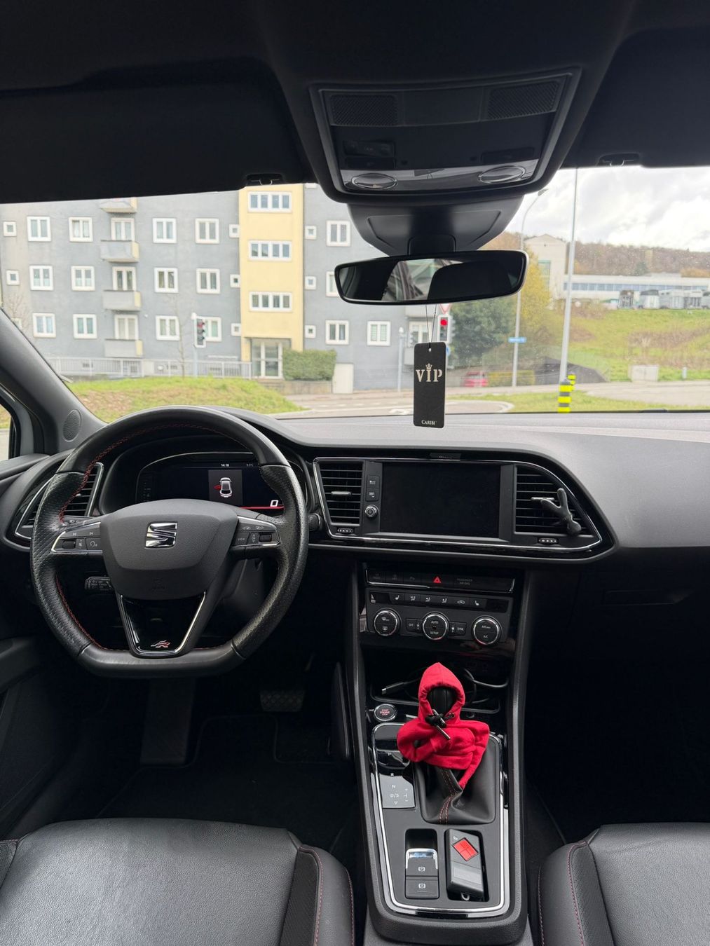 Seat Automobili: SEAT Leon 1.8 TSI FR DSG – Usato da Zürich venduto da SEDRAEN 7