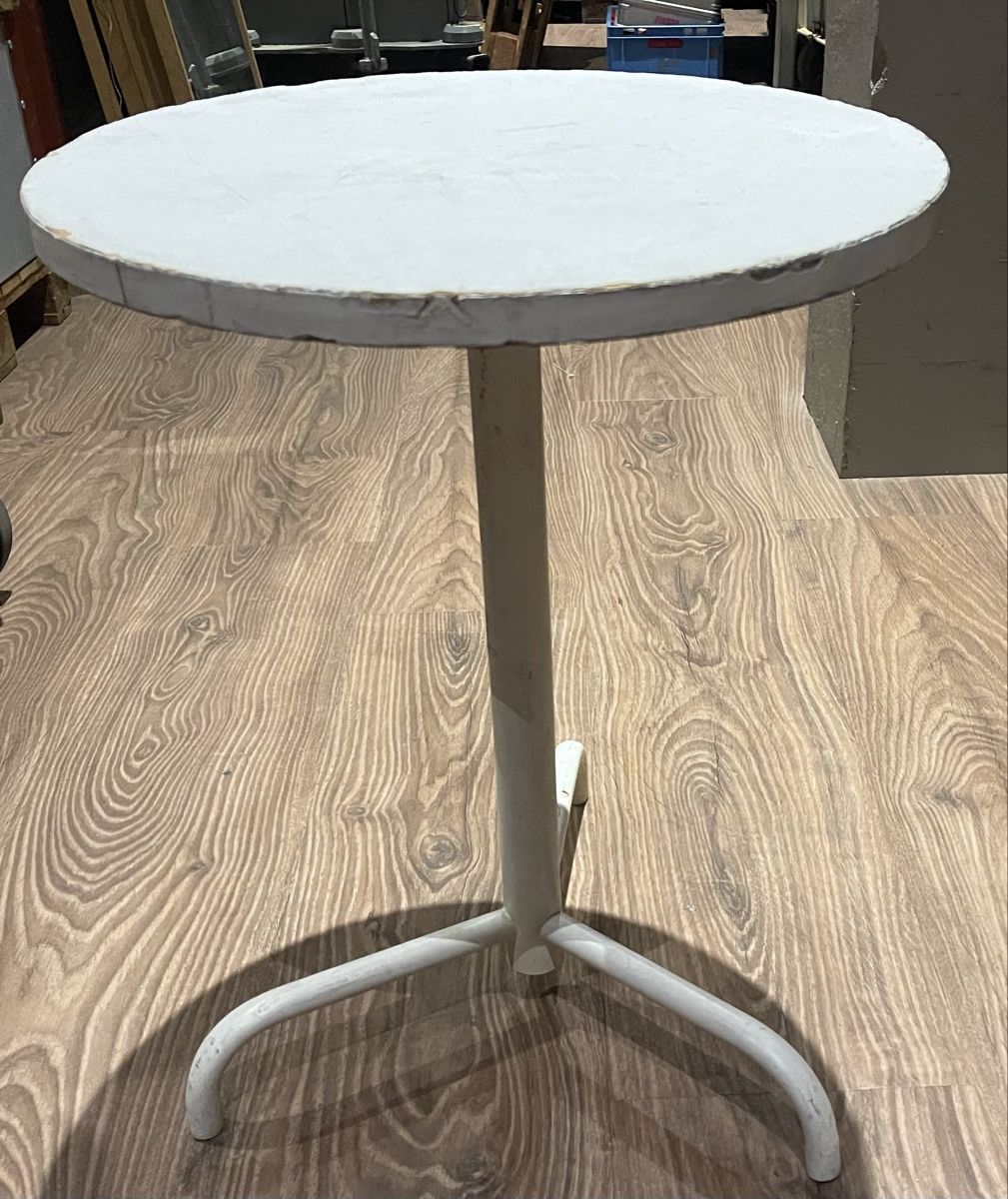 Tavoli: Holz-Tischli rund ca. 16 Stk. – Usato da Rüschlikon venduto da MPS8800 2