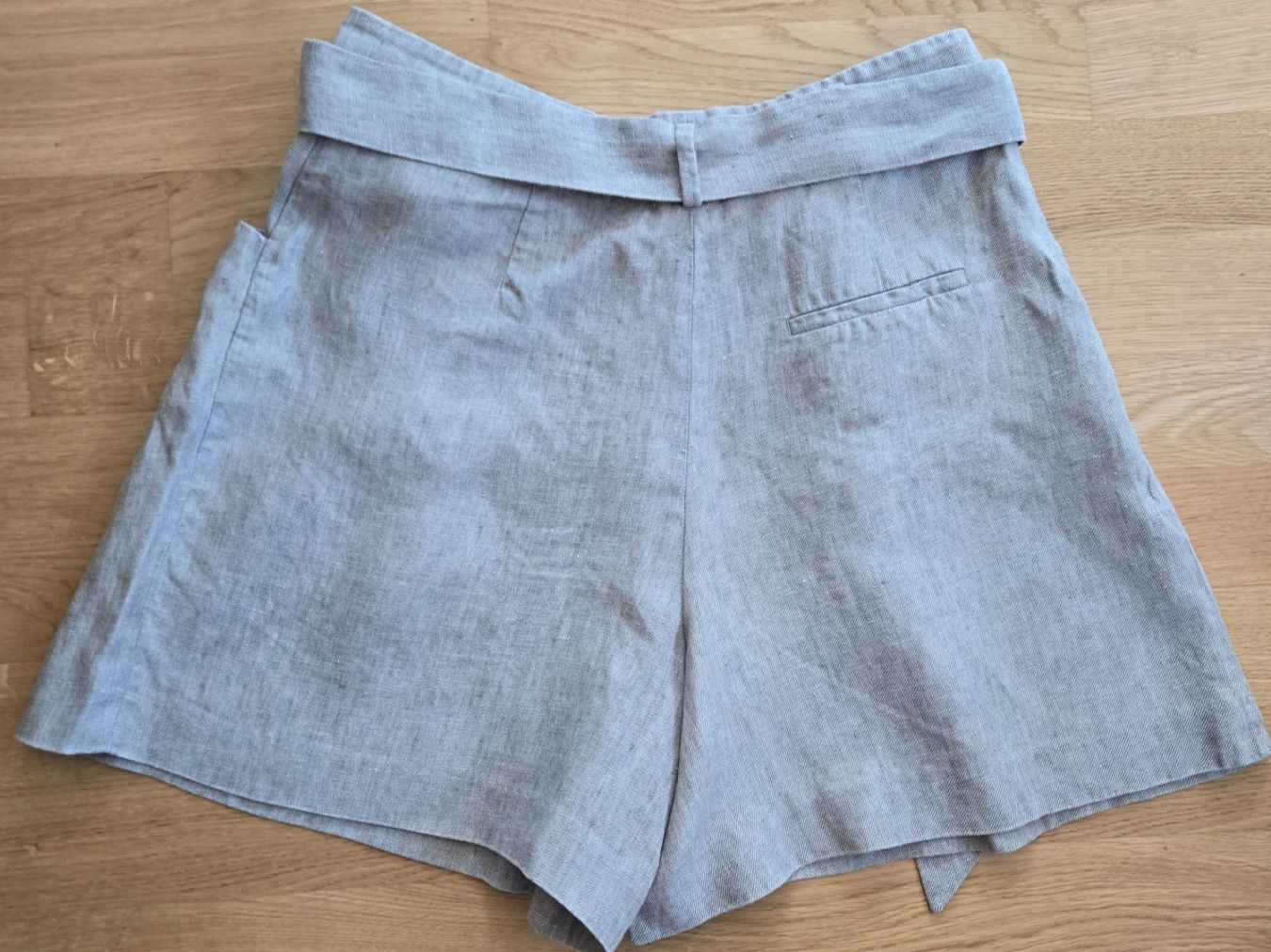 Massimo Dutti Pantalons: Massimo Dutti linen shorts 42 – D'occasion à Horgen par dariajedraszyk 3