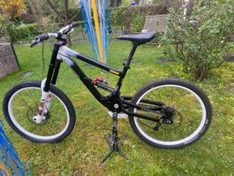 commercial (racing supreme DH )26zoll, 9gange in top zustand