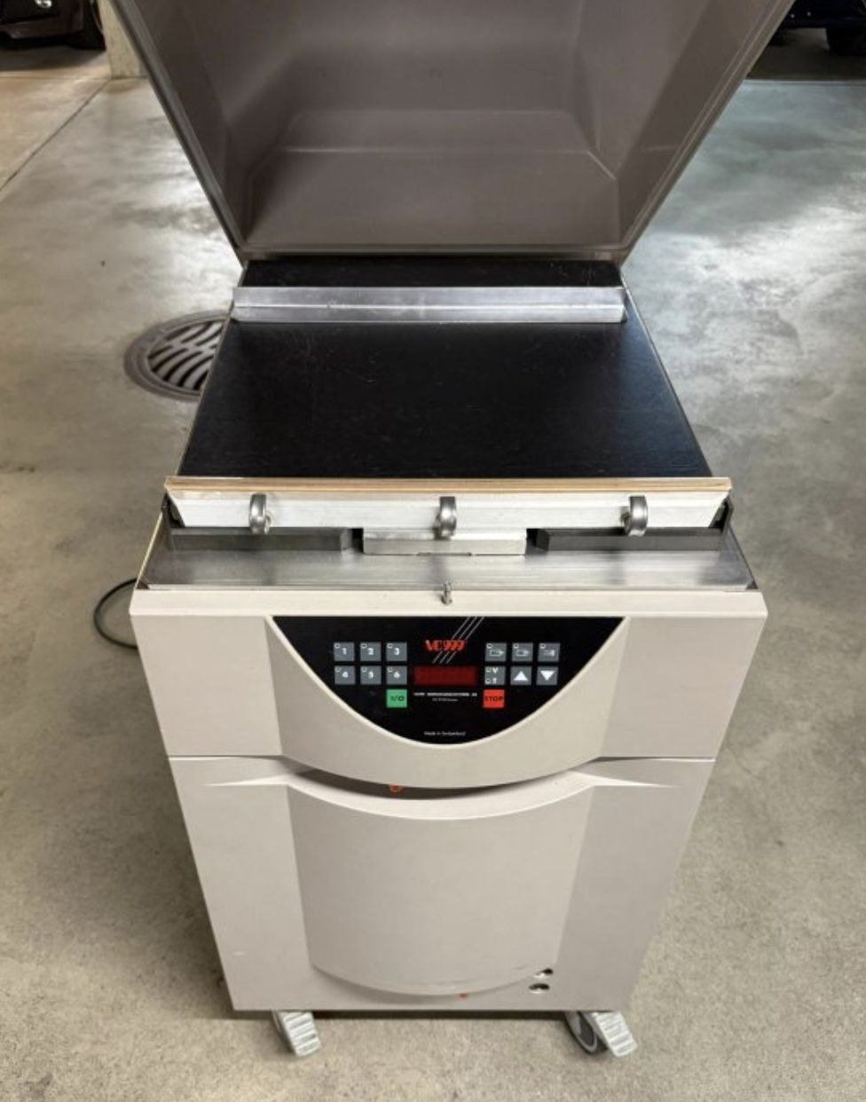 Appareils de cuisine: Vacuummaschine – D'occasion à Bern par Sahlenweidli 1