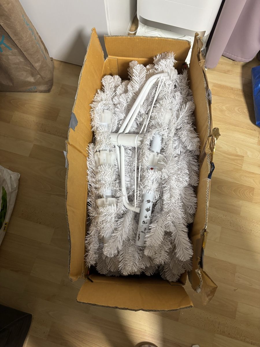 Alle Dekorationen: Weihnachtsbaum künstlich weiss – Gebraucht aus Spreitenbach von Armadio_Draghetti 1