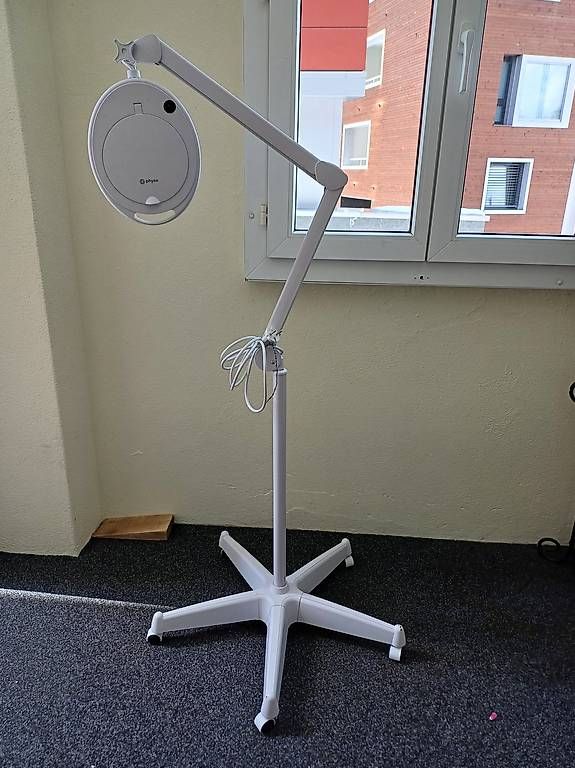 Lampen: Lupenleuchte – Gebraucht aus Stansstad von DearTrade 1