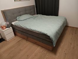 Boxspringbett 180cm x 200cm, neuwertig ab CHF 1.00!