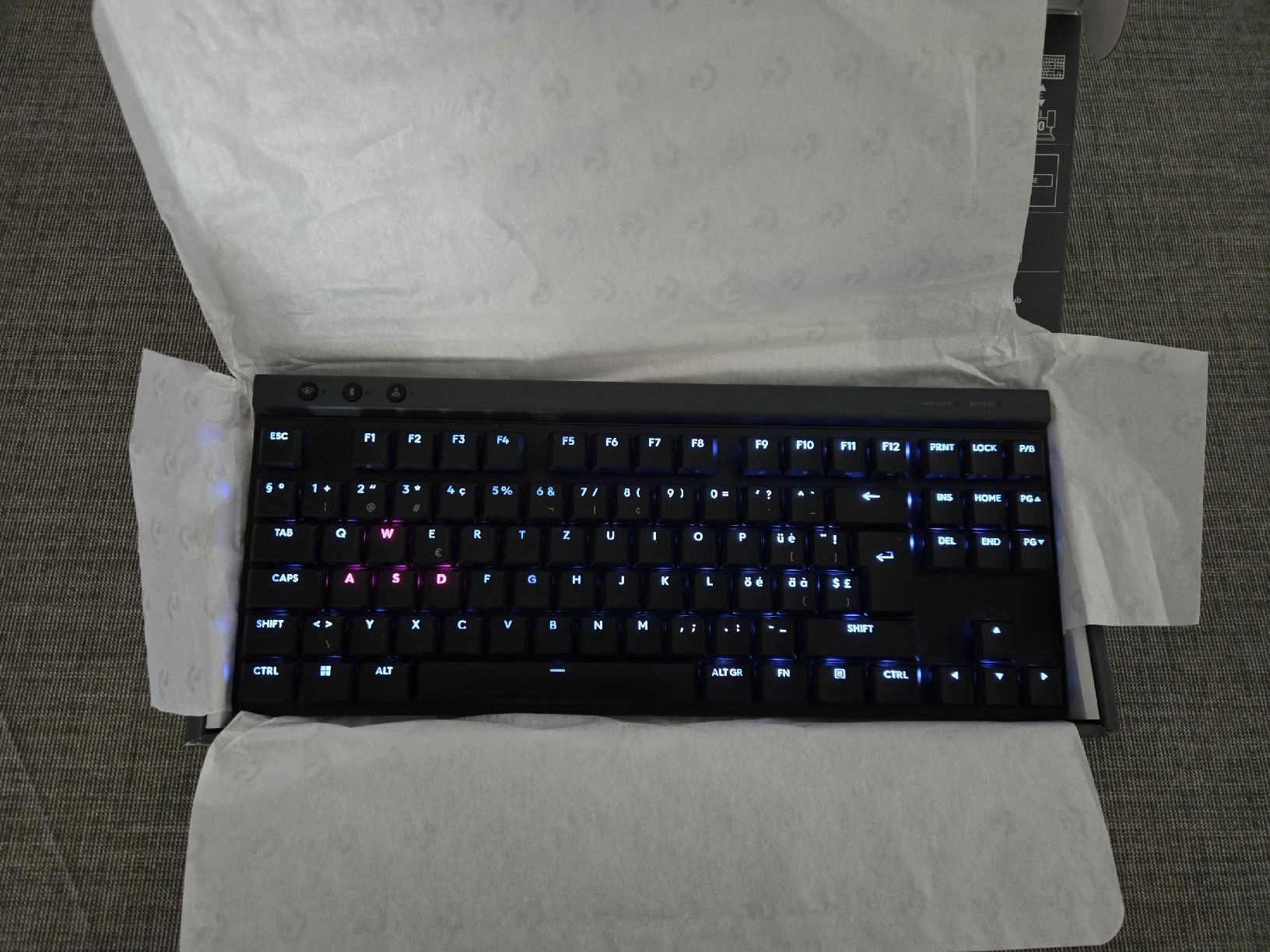 Logitech Tastiere: Logitech G515 Gaming Tastatur Lightspeed TKL CH Layout – Nuovo (secondo la descrizione) da Erlen venduto da ReaperzZ 1
