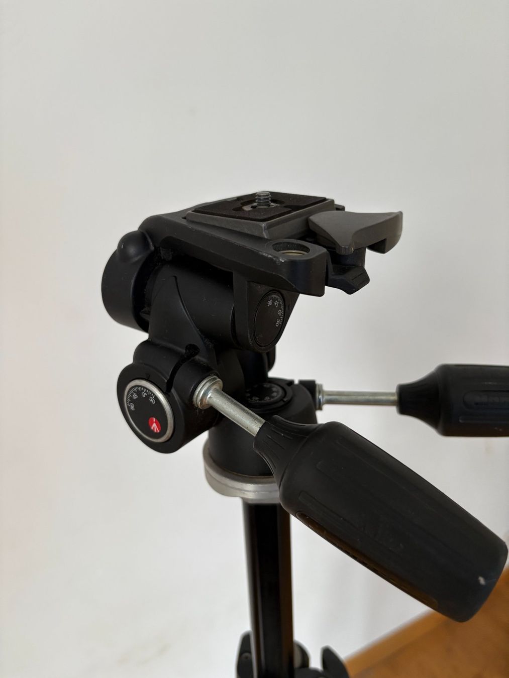 Cavalletti: Treppiede Manfrotto 290 – Usato da Lugano venduto da Ru_Le 5