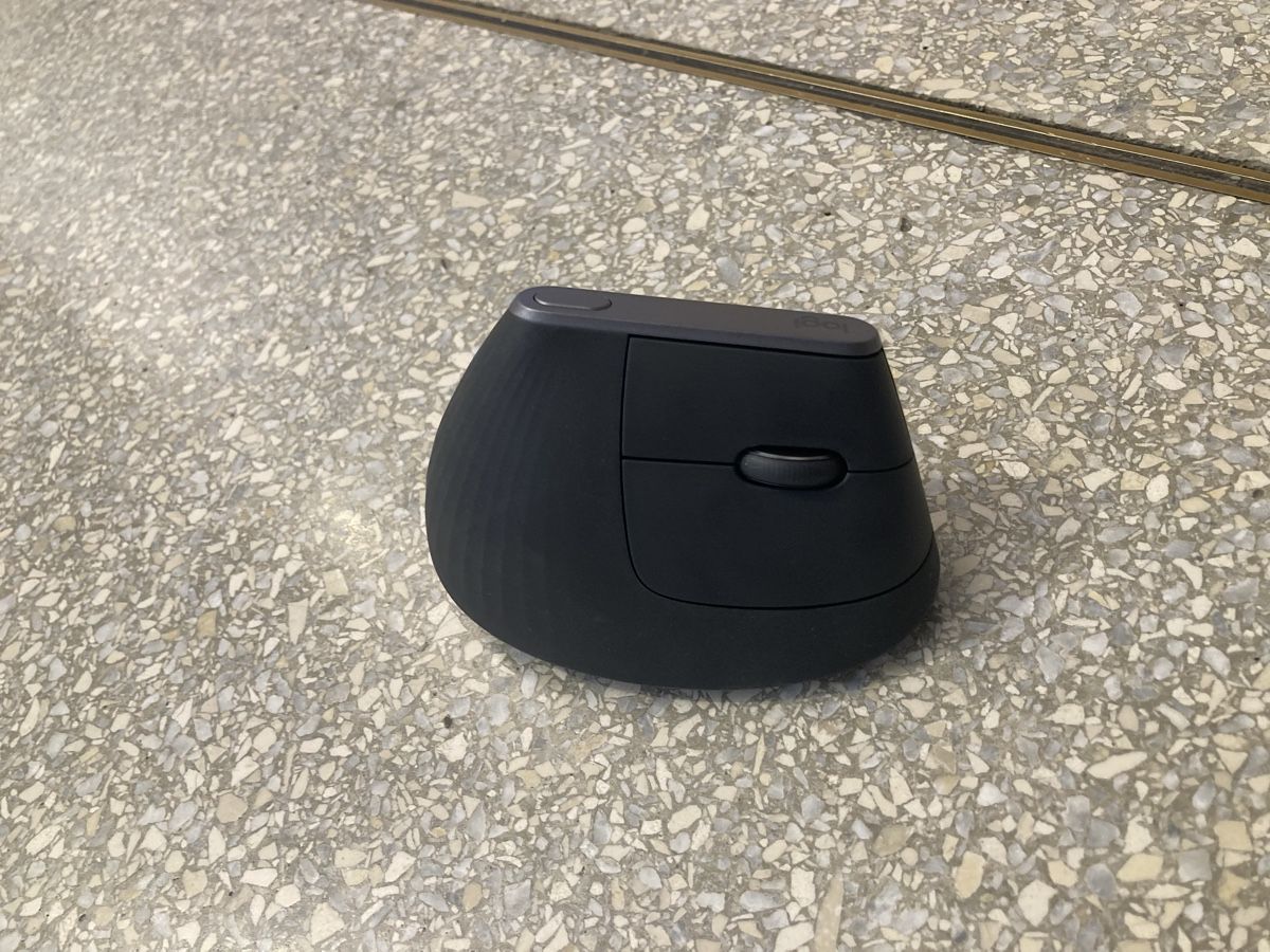 Logitech Mouse: Vertikale Maus logitech MX Vertical – Usato da Flawil venduto da rcnkr