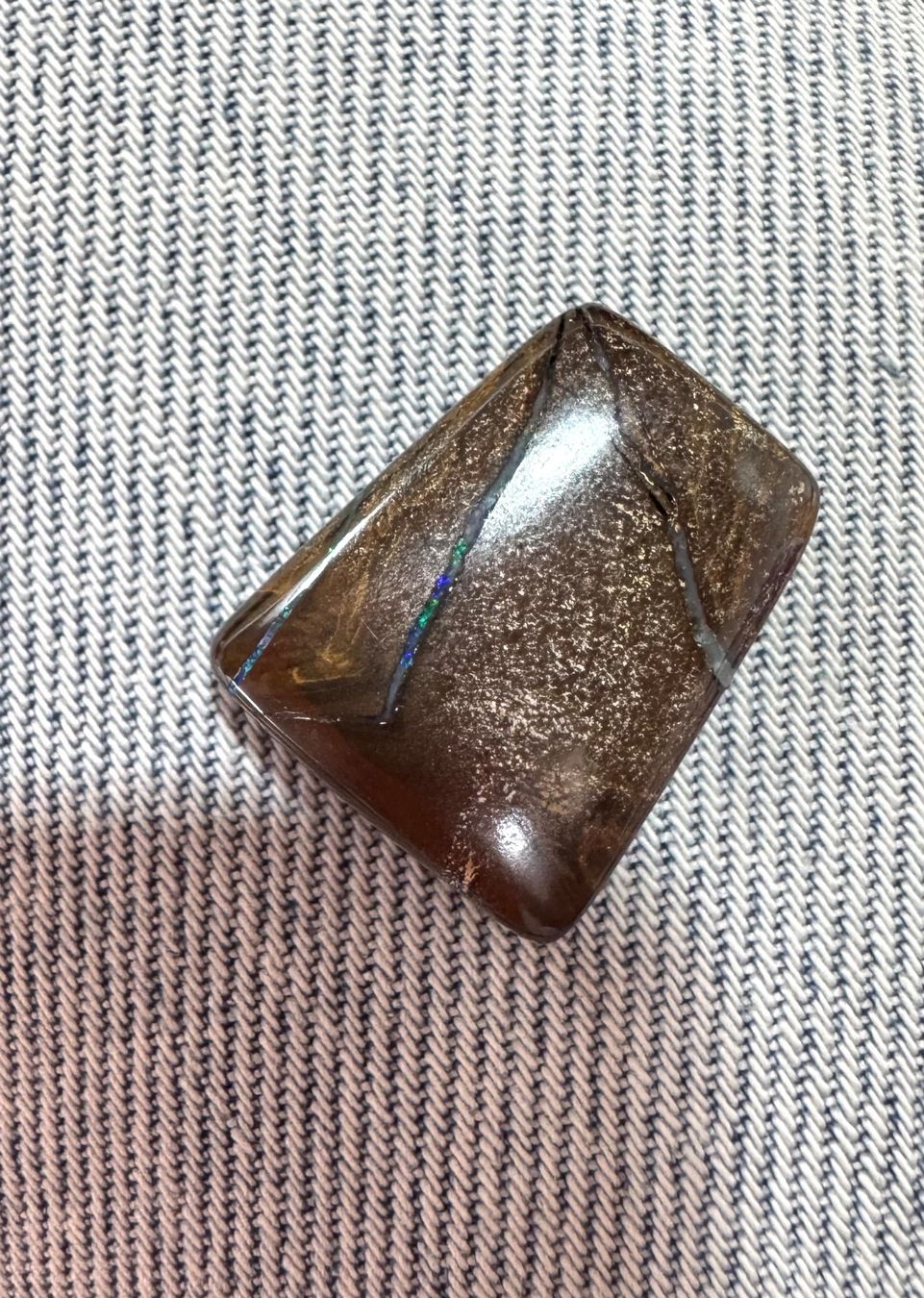 Fossilien: Opal 24ct  Australien winzige linien Opal mit Farben – Neu und originalverpackt aus Leuggern von gemshow 9