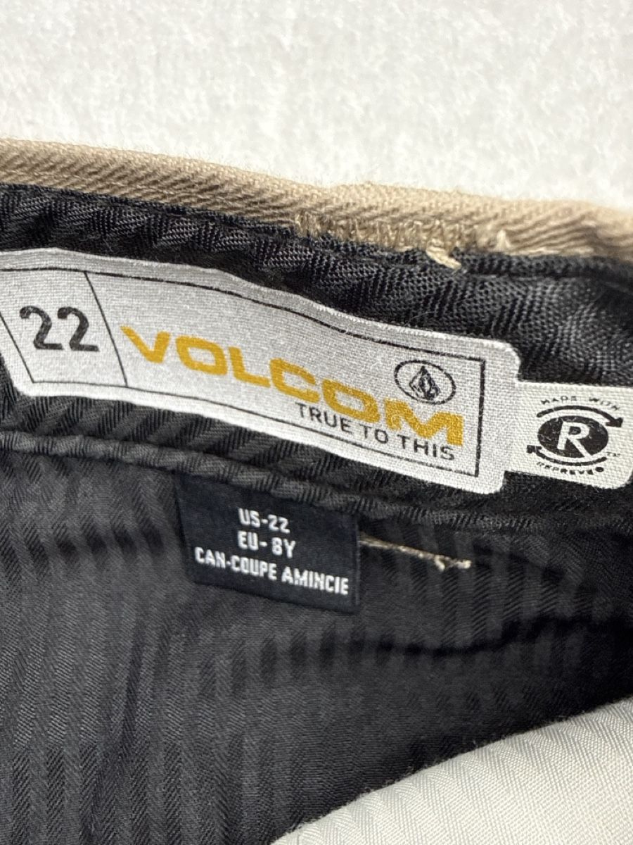 Volcom Hosen: Shorts Volcom Beige Taille 128 comme neuf  – Neu (gemäss Beschreibung) aus Chenens von anasantos90 3