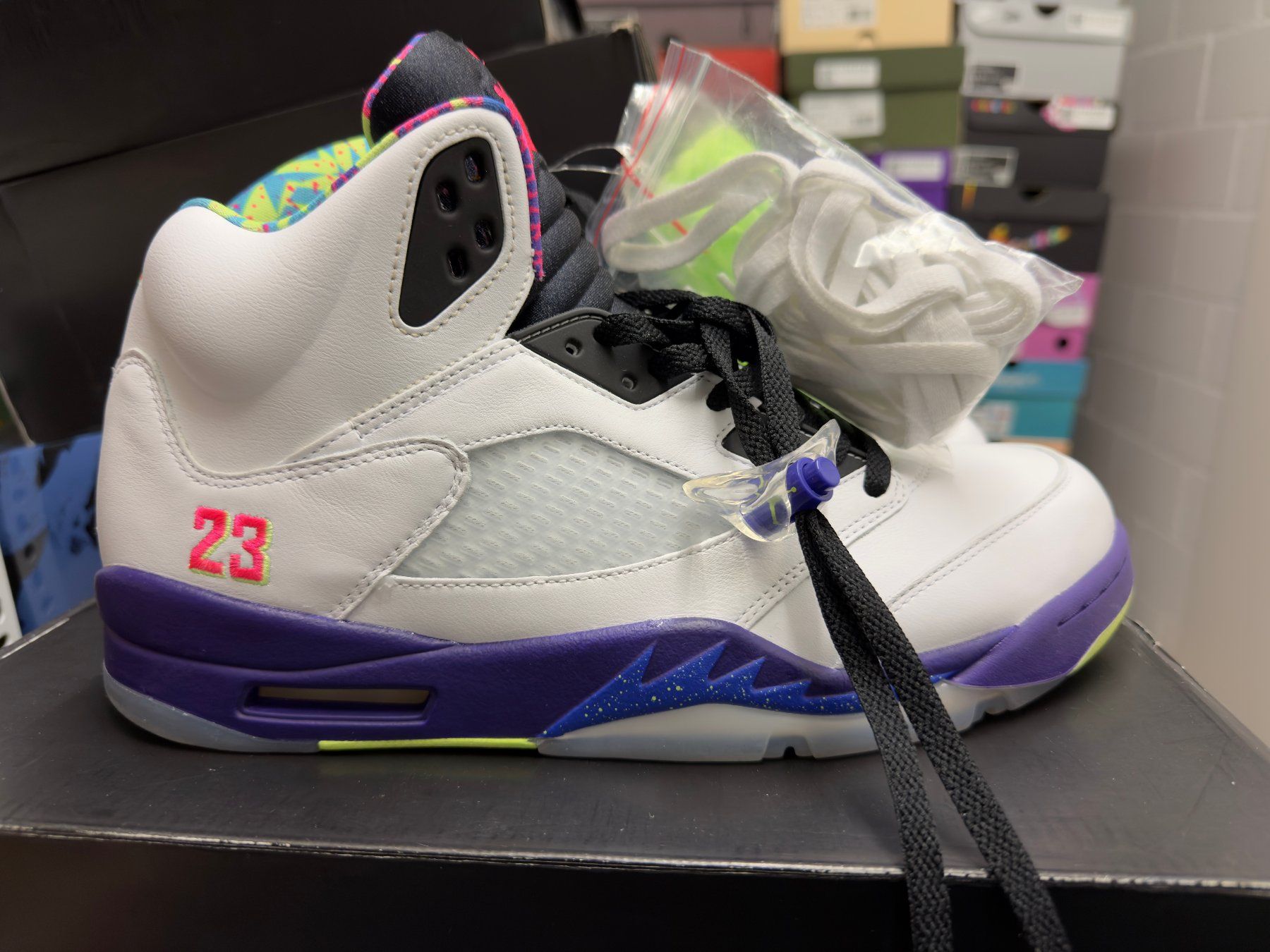 Jordan Scarpe da uomo: Jordan 5 Retro Alternate Bel-Air - 45.5 – Nuovo e nell'imballaggio originale da Niederweningen venduto da MrOmbre 1