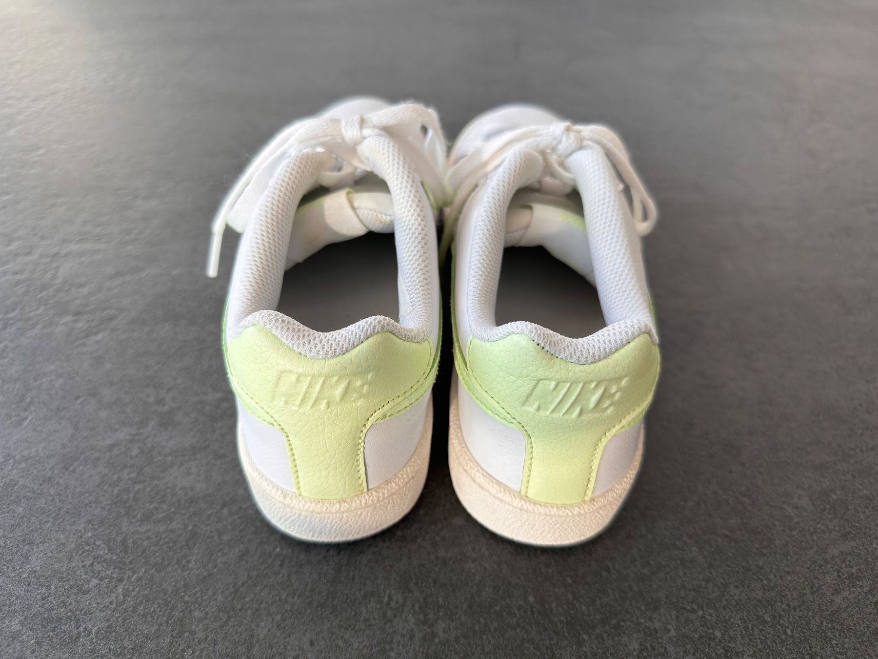 Nike Scarpe per ragazze: Nike Sneacker Gr. 38 – Usato da Arboldswil venduto da schlulu 2