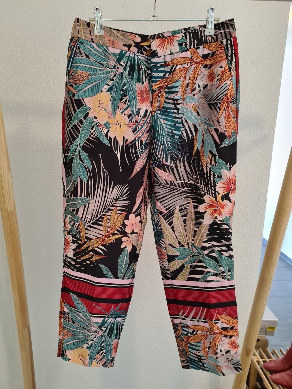 Zara Pantaloni: Sommerhose GR S – Usato da Langnau am Albis venduto da Judithsebi