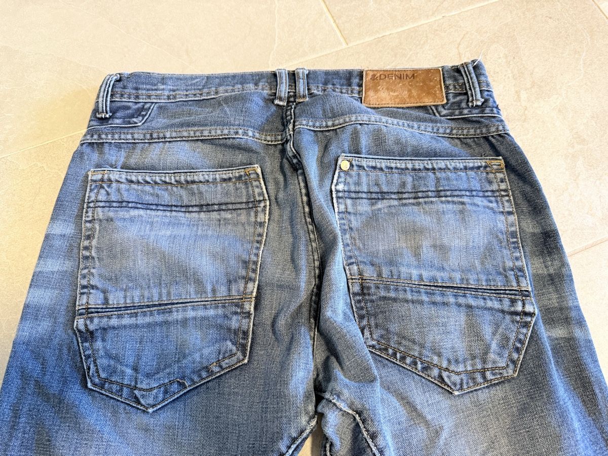 H&M Jeans: H&MJeans Shorts Gr. 30 oder ca. 170 – Usato da Brüttisellen venduto da Ayersa 3