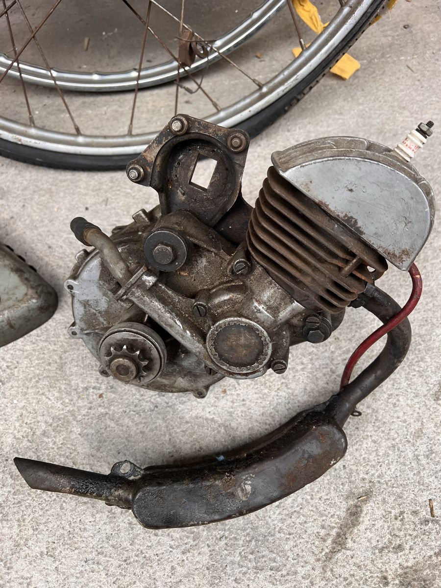 Mofa-Ersatzteile: Cyclemaster 2 Takt Motor – Gebraucht aus Buchs ZH von phintage 1