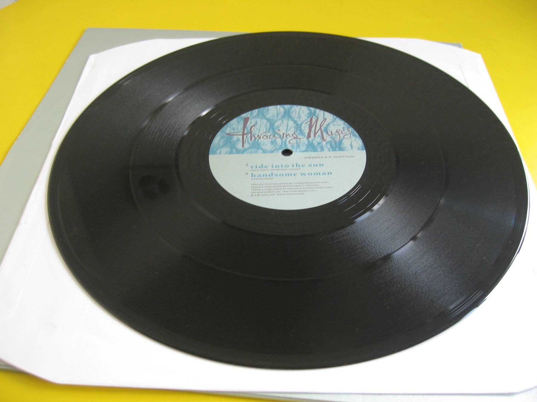 Dischi in vinile: Throwing Muses - 1992 - Firepile E.P. (Part Two) – Usato da Zürich venduto da Hikikomori 3