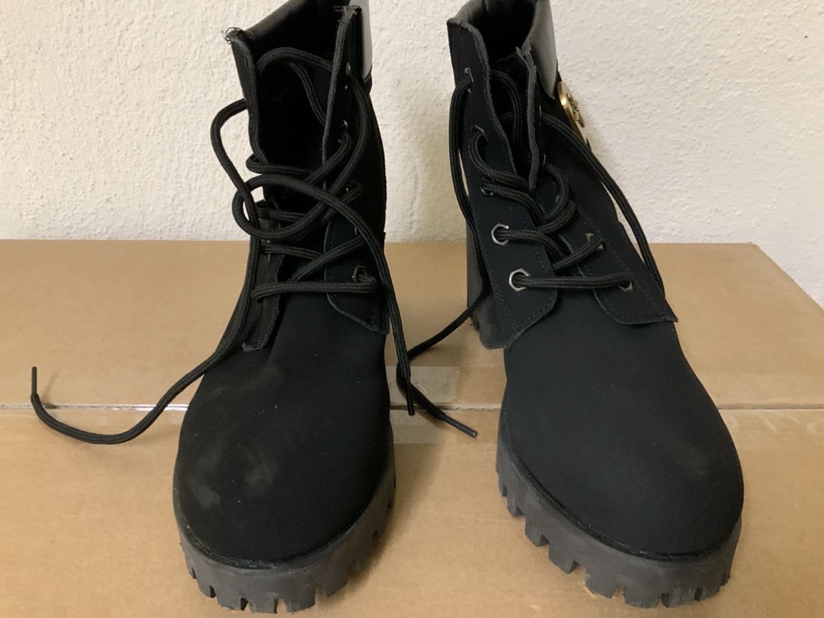 Damenschuhe: Schnürstiefeletten schwarz Grösse 40 Plattform – Neu (gemäss Beschreibung) aus Wallisellen von AS.TZ. 3