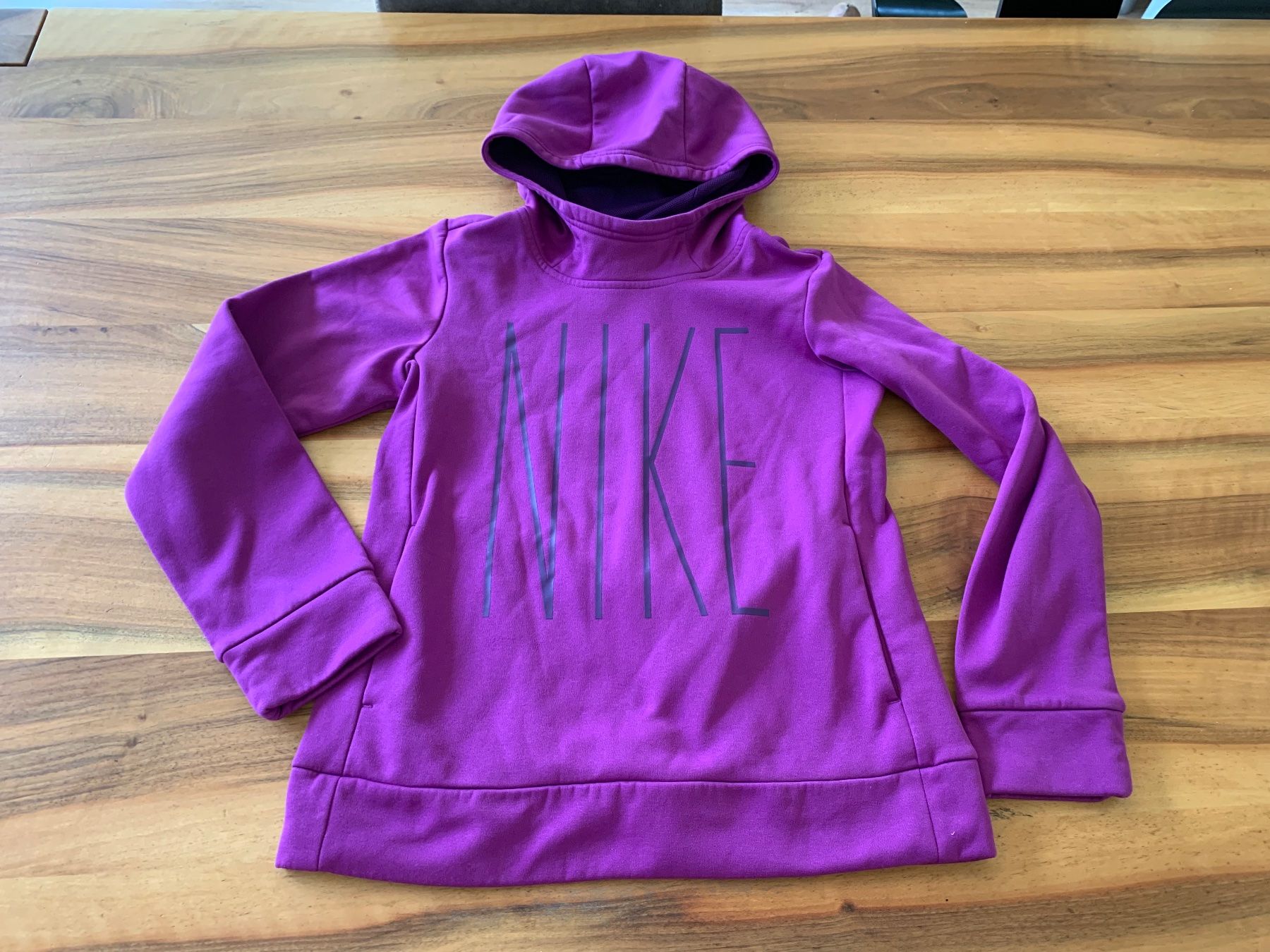 Nike Maglioni & Felpe: NIKE DRI Fit Pullover Grösse XS – Usato da Meiringen venduto da SaltnPepa