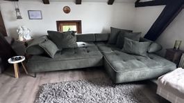 Ecksofa mit Ottomane Samtoptik  grün wie neu 
