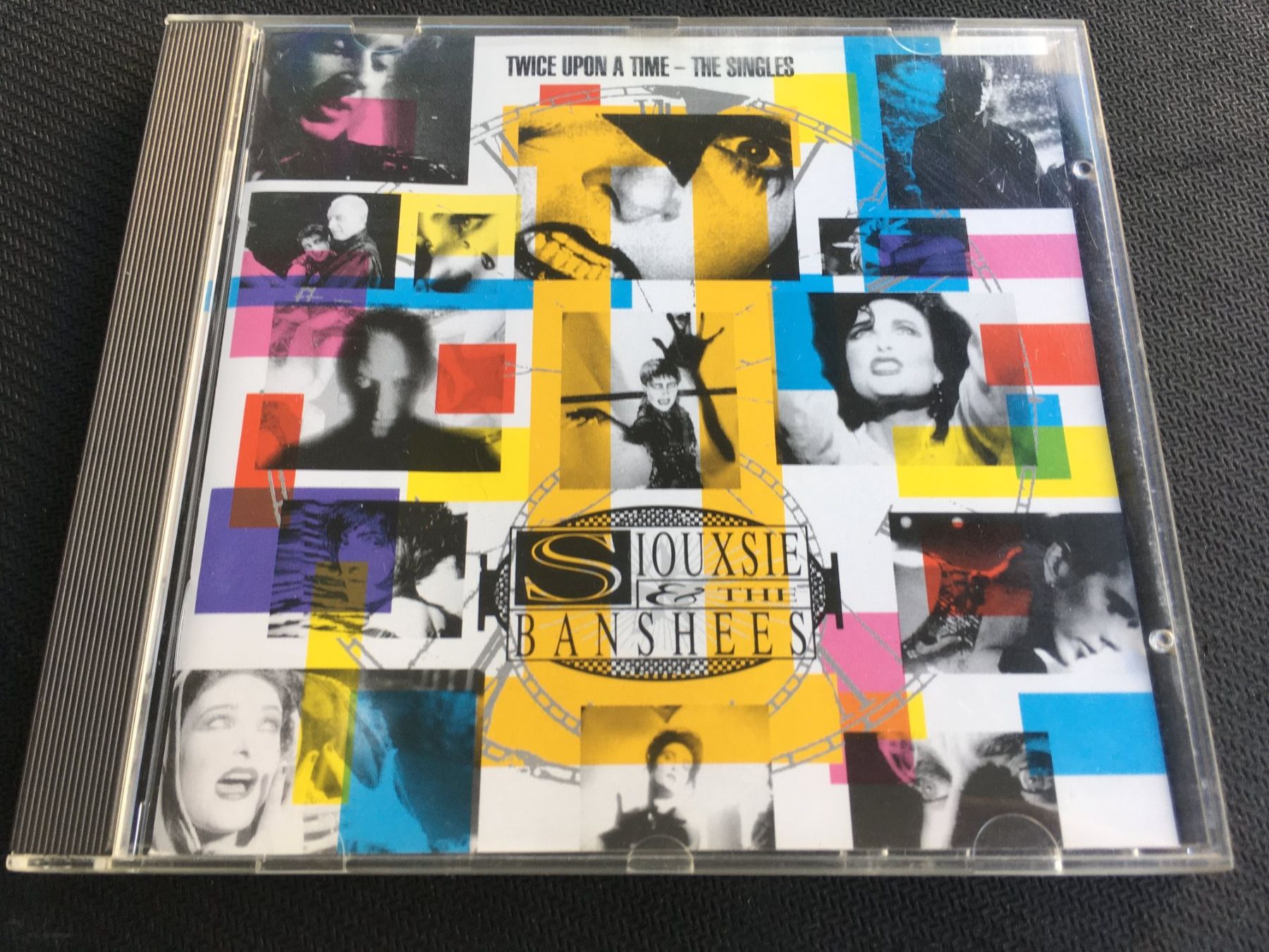 CD: Siouxsie And The Banshee Twice upon a time  The Singles -CD- – Usato da St.Gallen venduto da MedienJoe