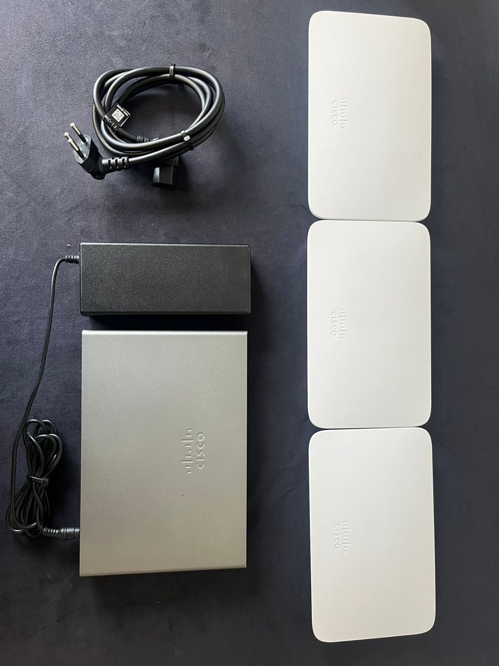 PC: Cisco 8P Switch + 3x Meraki WLAN AP Set – Usato da Amriswil venduto da medialoft