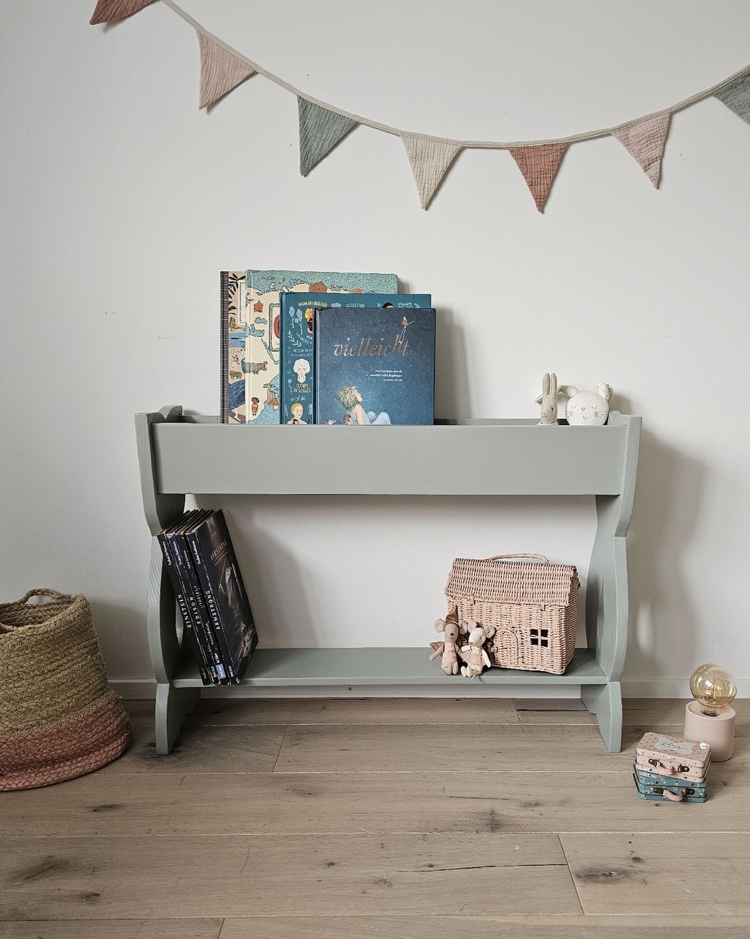 Étagères: Vintage Regal – Neuf (Voir description) à Genolier par kids_love_vintage