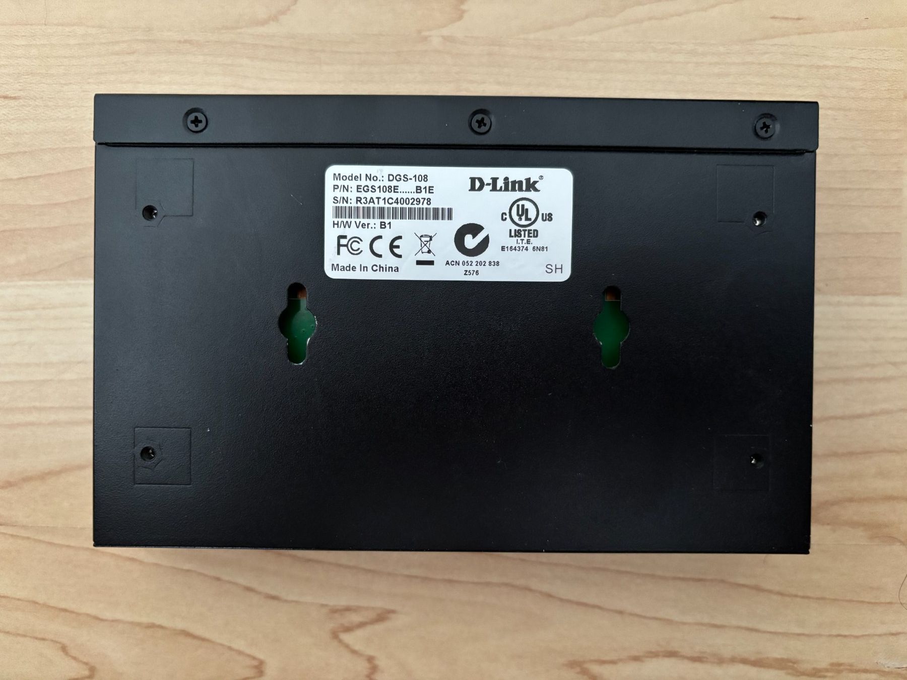 Dlink Hub & Switch: D-Link DES-108/E, ethernet switch – Usato da Oberlunkhofen venduto da davidtully 1