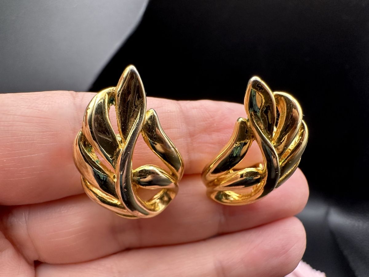 Ohrringe & -stecker: Vintage Goldfarbene Clip-Ohrringe – Gebraucht aus Lamone von LaCantinaMagica 2