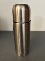 Thermosflasche – hält Getränke lange warm oder kalt