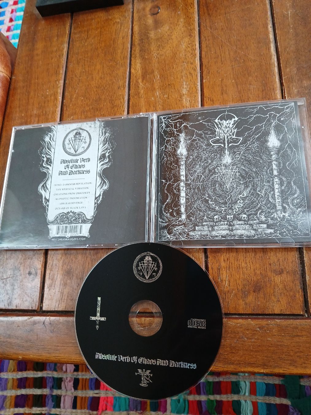 CDs: force of darkness- absolute... – D'occasion à St-Cergue par VeganWarrior