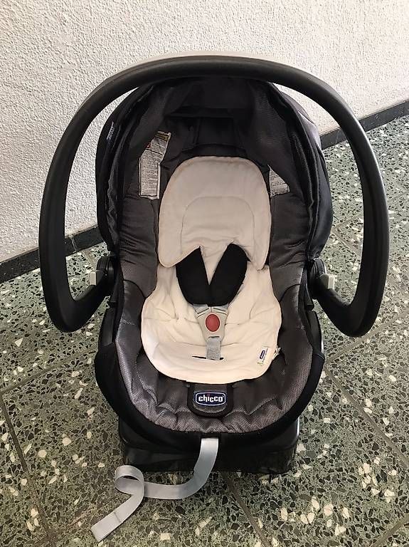 Seggiolini per auto: Autokindersitz Chicco Trio - Dunkelblau – Usato da Zürich venduto da sho_g8sf