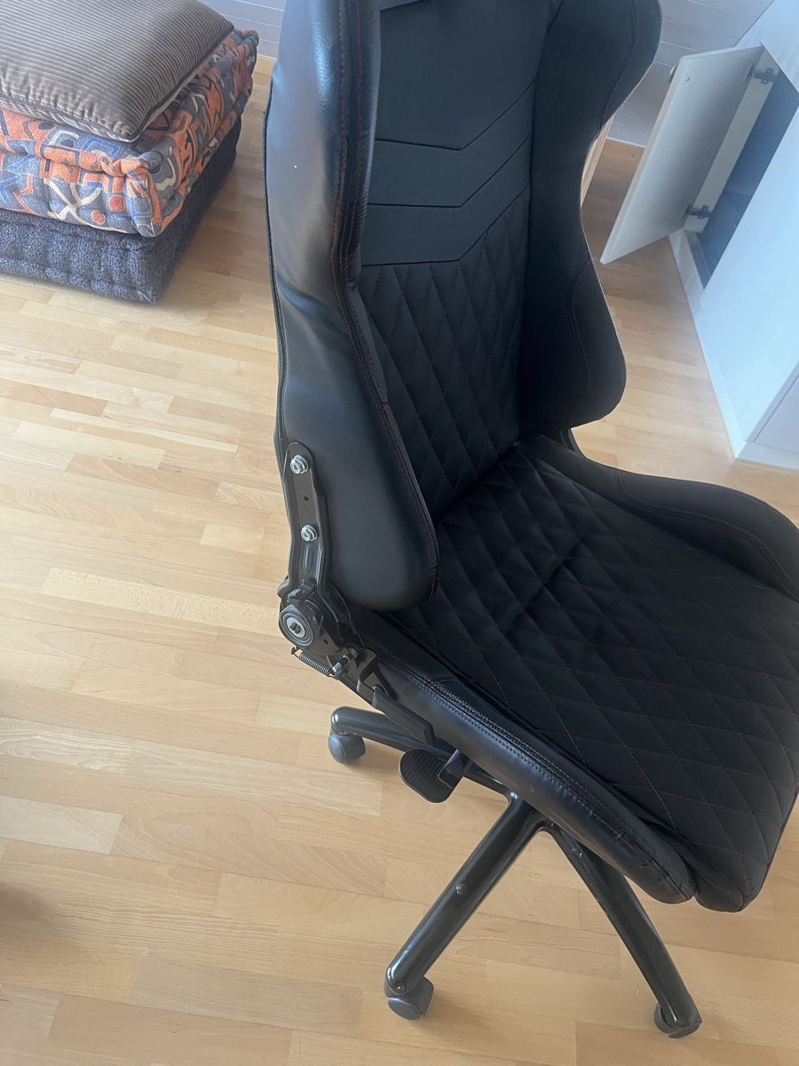 Sedie: Black office/gaming chair – Usato da Wallisellen venduto da gil_7qms 6