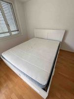 Doppelbett weiss mit Matratze