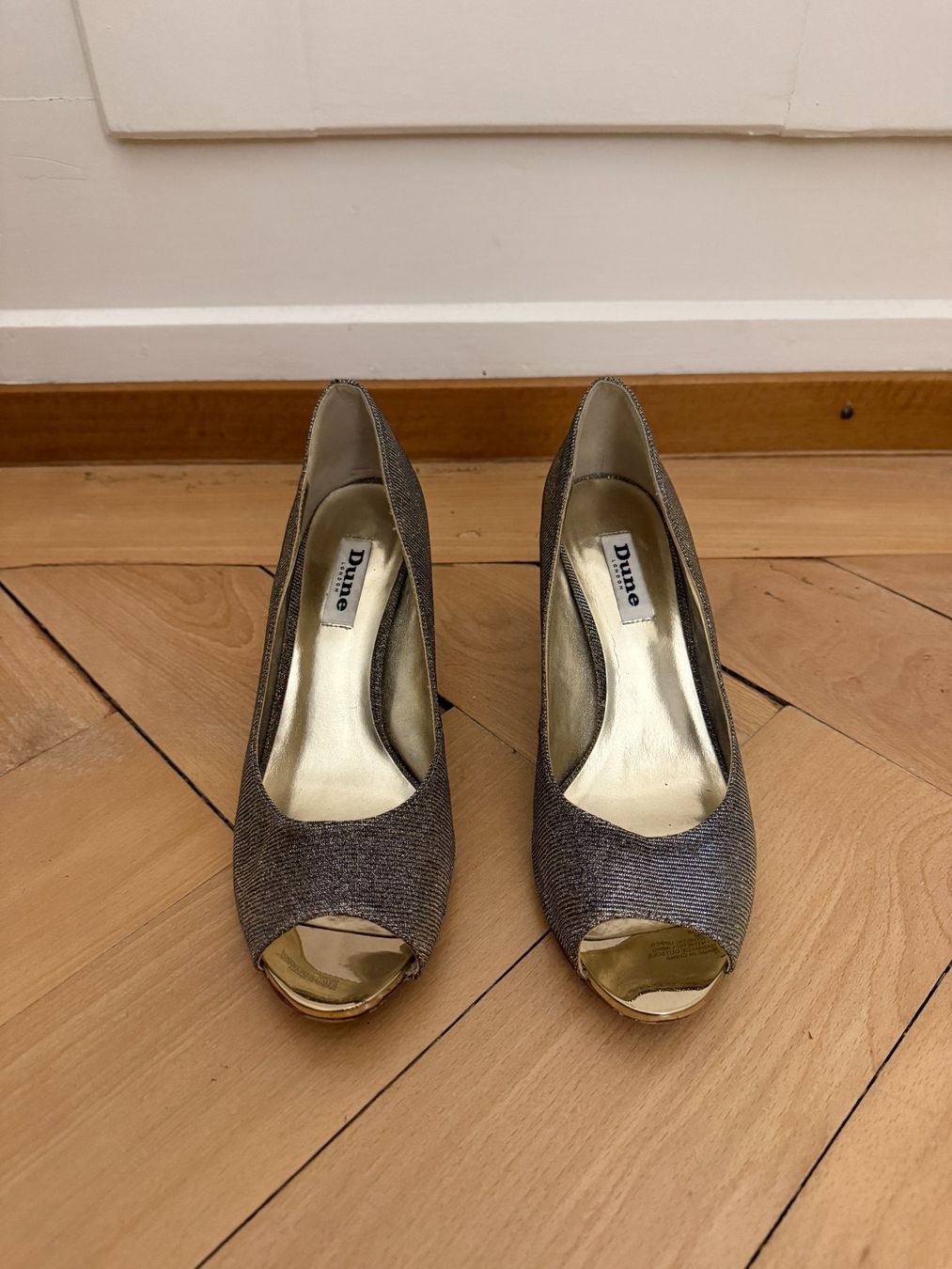 Dune London Scarpe da donna: DUNE - Glitzer Peeptoe Pumps gold-silbern 39 – Usato da Zürich venduto da Diazaio 1