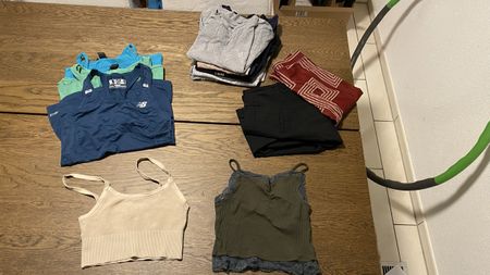Damen Kleidung Set 14 Teile T-Shirts Tops Hosen Grösse XS