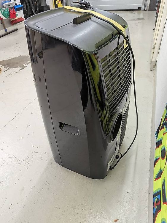 De'Longhi Klimageräte: Pinguino DeLonghi Klimagerät – Gebraucht aus Flüh von Portale46 1