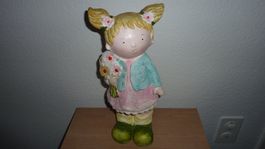 neue gartenfigur  kleines mädchen