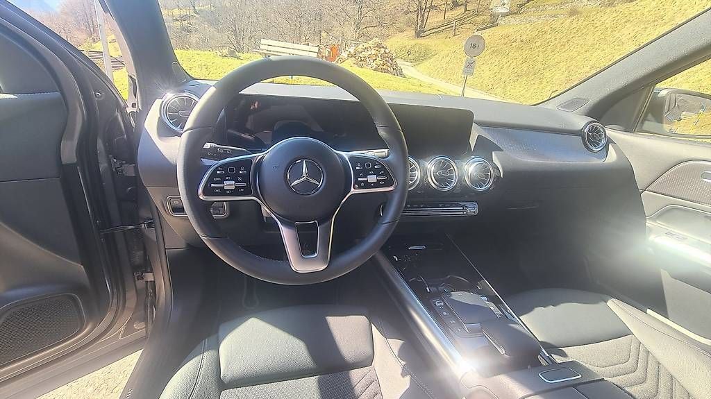 Autos: Mercedes-Benz GLA 200 – Gebraucht aus Soazza von Mufaz 4