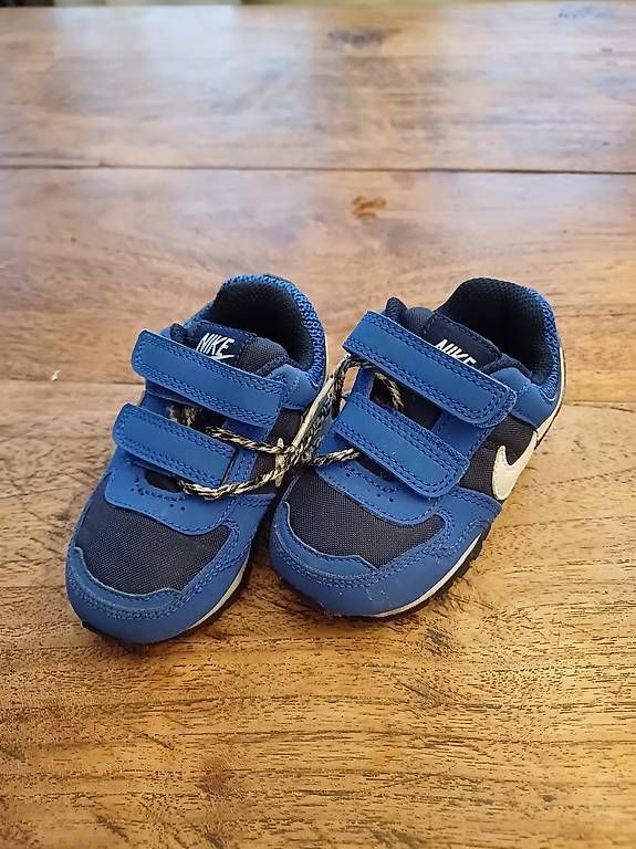 Nike Scarpe per ragazzi: Nike Schuhe Gr. 21 – Usato da Oberrieden venduto da Raja011 2