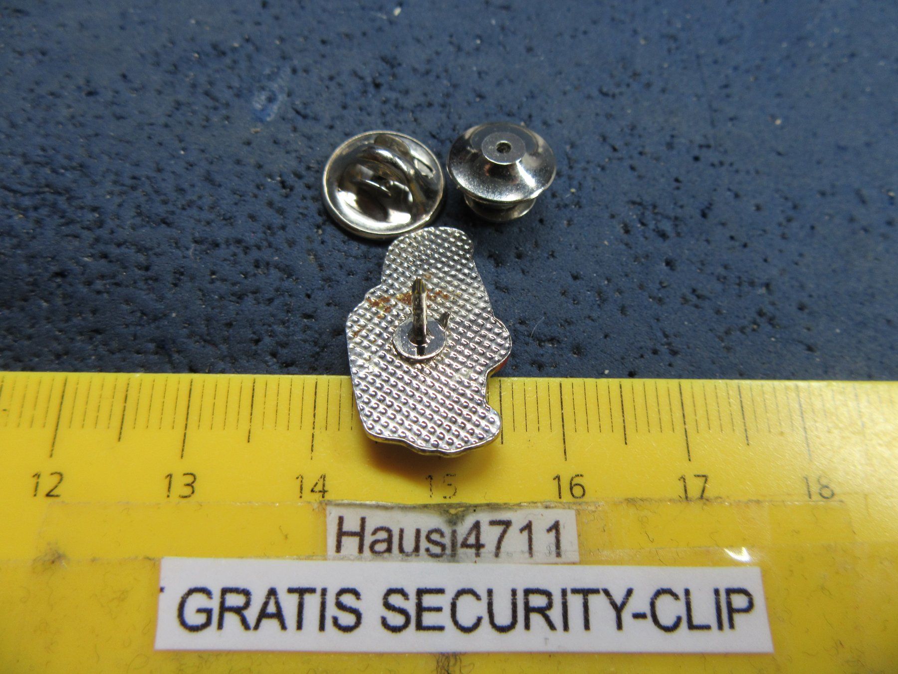 Mini Plaquettes & Badges: MINI COOPER AUTO PIN GLASIERT KLEIN MIT SECURITY-CLIP – D'occasion à Ettingen par Hausi4711 1