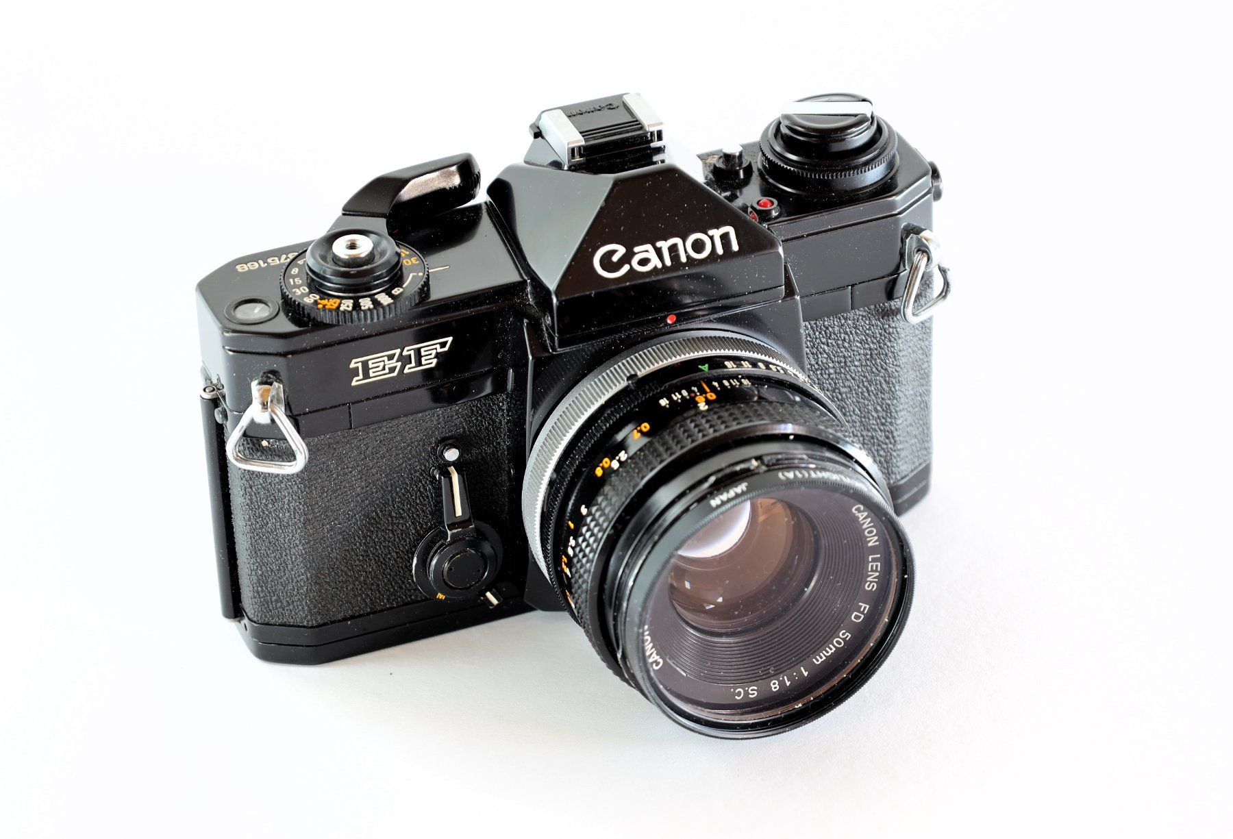 Canon Fotocamera: Canon EF, mit Objektiv 50 mm - Analogkamera – Usato da Münsingen venduto da Nik010