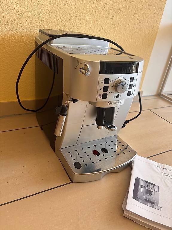 De'Longhi Macchine per caffè & Macchine per espresso: De'Longhi Magnifica S – Usato da riehen venduto da roschgel 1