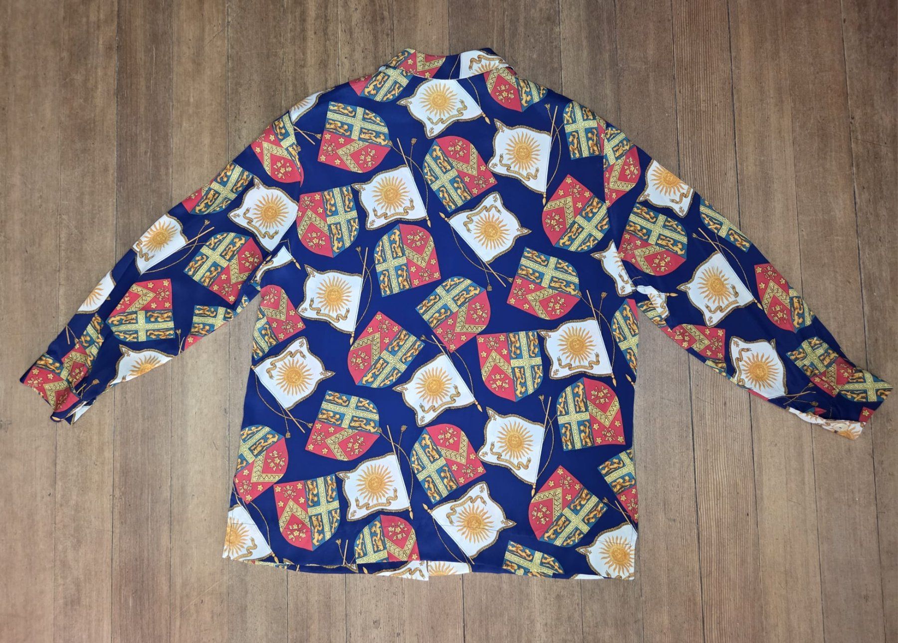 Camicette: Vintage 80s Seidenbluse – Usato da Bern venduto da -Aniko- 2