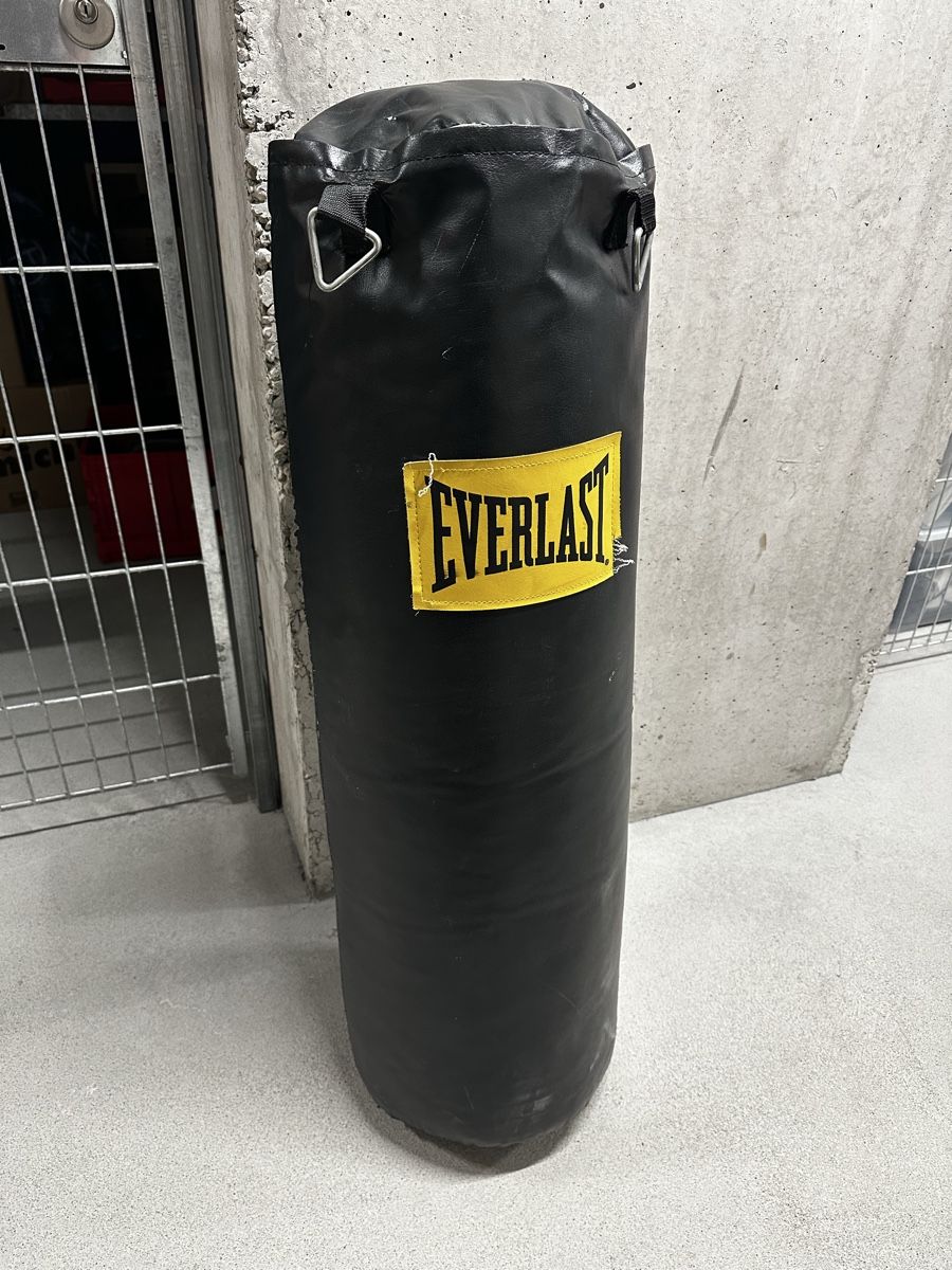 Everlast Sacchi da boxe: Boxsack Everlast – Usato da Oeschgen venduto da cor_n5bl 1