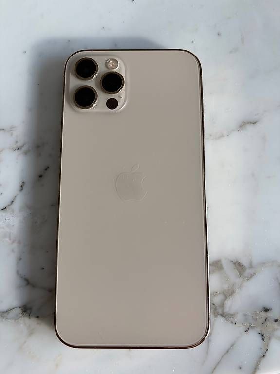Telefoni cellulari / Smartphones: iPhone 12  – Usato da Pregassona venduto da jan_5827