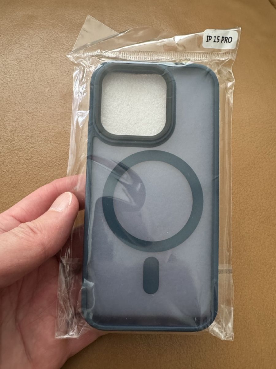 Apple Cover & Protezioni schermo: New iPhone 15 Pro Case! – Nuovo e nell'imballaggio originale da Zürich venduto da FTMX 1