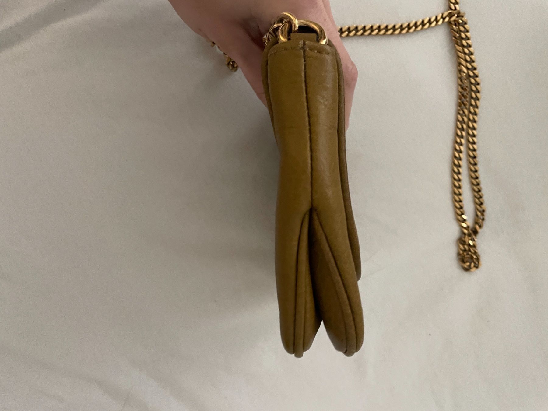 Gucci Taschen für Damen: Gucci - Kleine Tasche aus Leder – Gebraucht aus Zollikon von snowflake10- 1