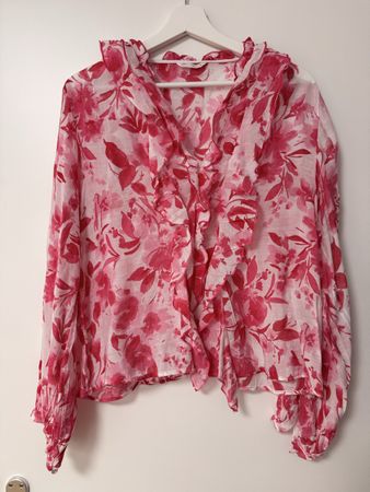 Bluse Zara Blumenmuster volant Gr. S -Must Have!