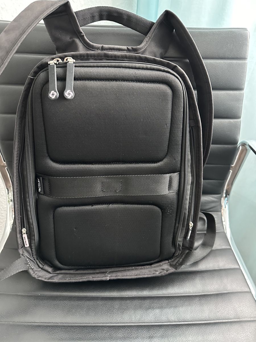 Samsonite Zaini: Samsonite Rucksack schwarz, Laptopfach, Business – Usato da Basel venduto da morochadelsur 2