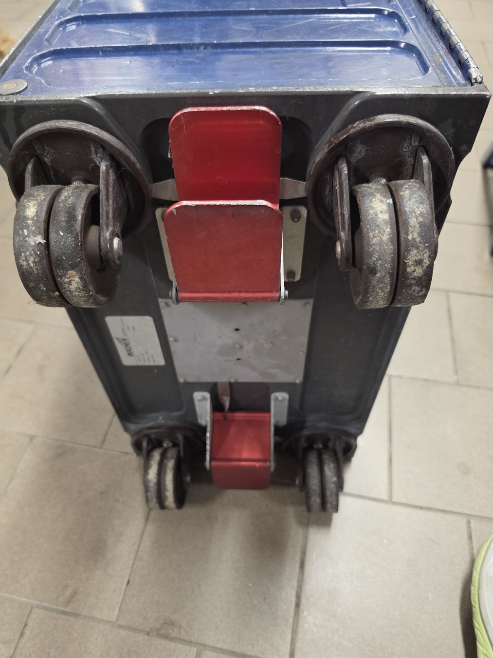 Altro in Aeronautica: Flugzeugtrolley-3/4 Size Crossair – Usato da Glattfelden venduto da hbct 9