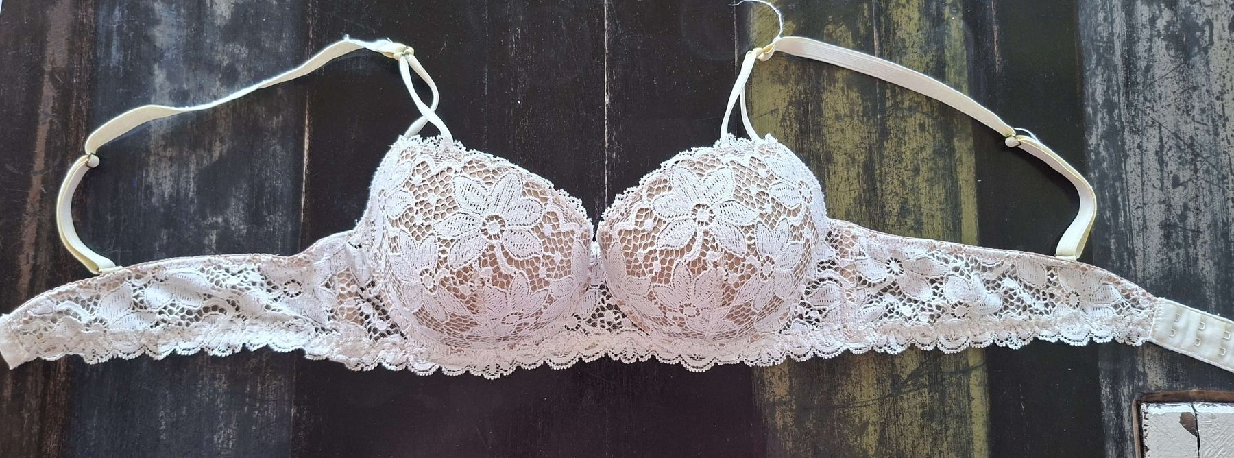 Intimissimi Altra biancheria intima: Intimissimi BH, Grösse 75B, Beige mit Spitze – Usato da Wallisellen venduto da rahelr90